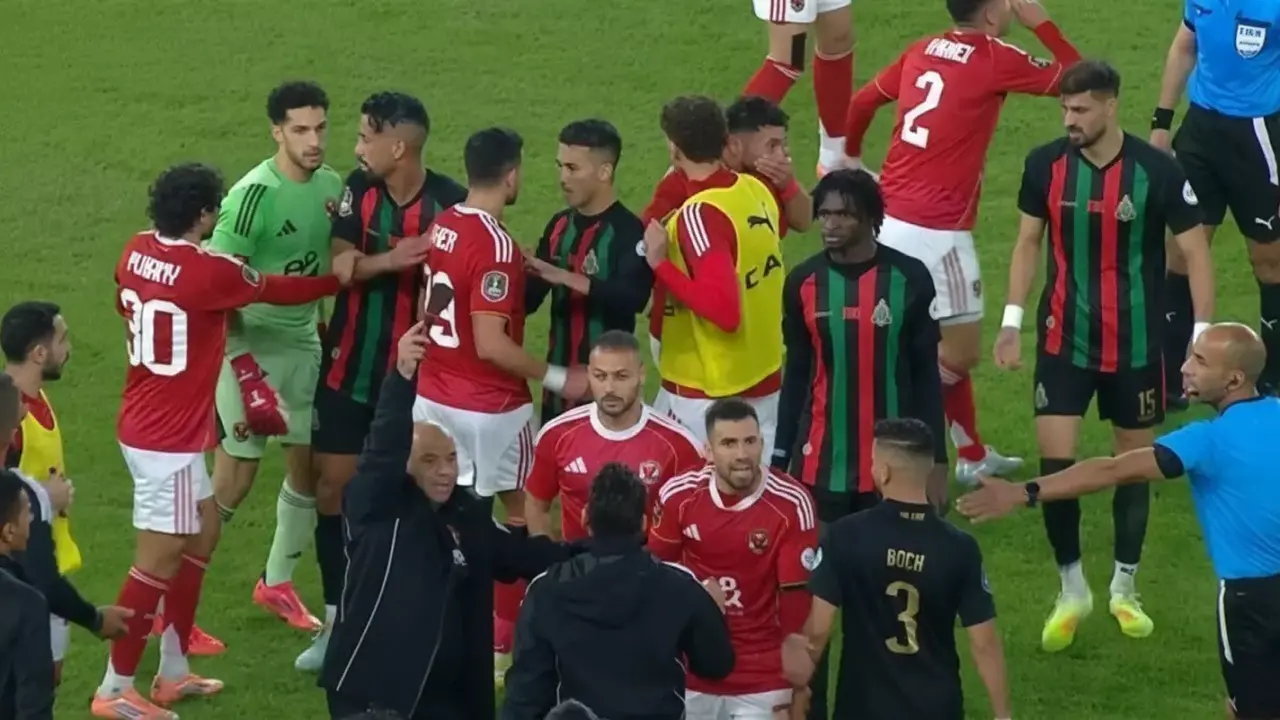 مواجهة قوية.. الأهلي يطالب الكاف بأربع مطالب رئيسية بعد أزمة تريزيجيه وطرد الحكم